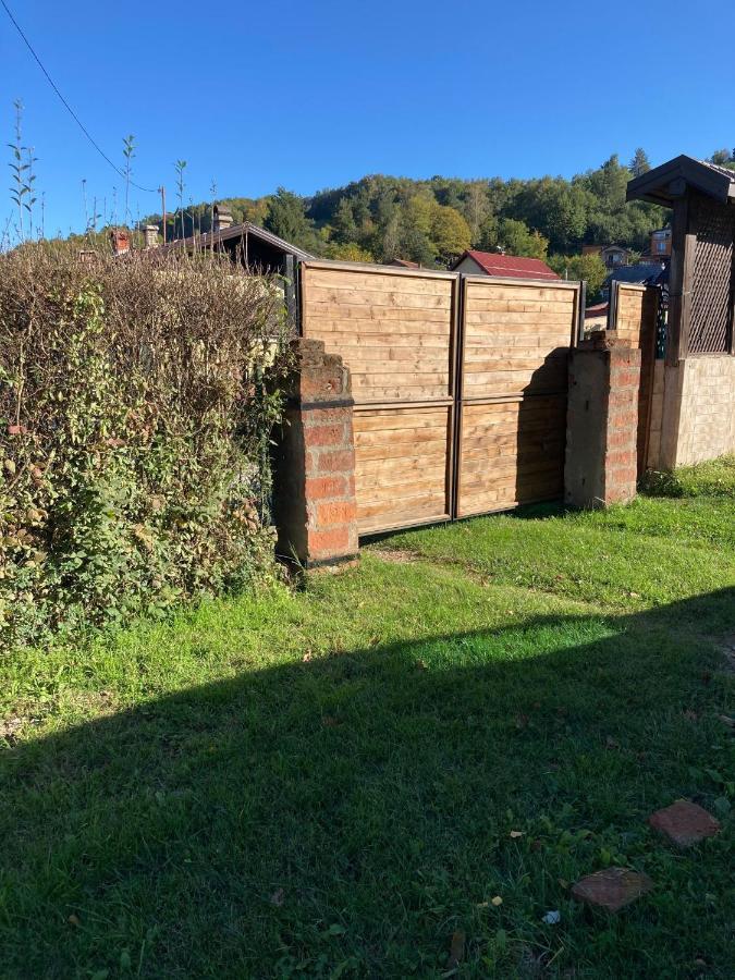 Holiday Home Tunnel Ravne Visoko Ngoại thất bức ảnh